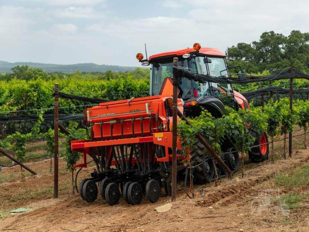 Showroom Rosy Brothers, Inc Dryden, MI Premier Kubota Dealer